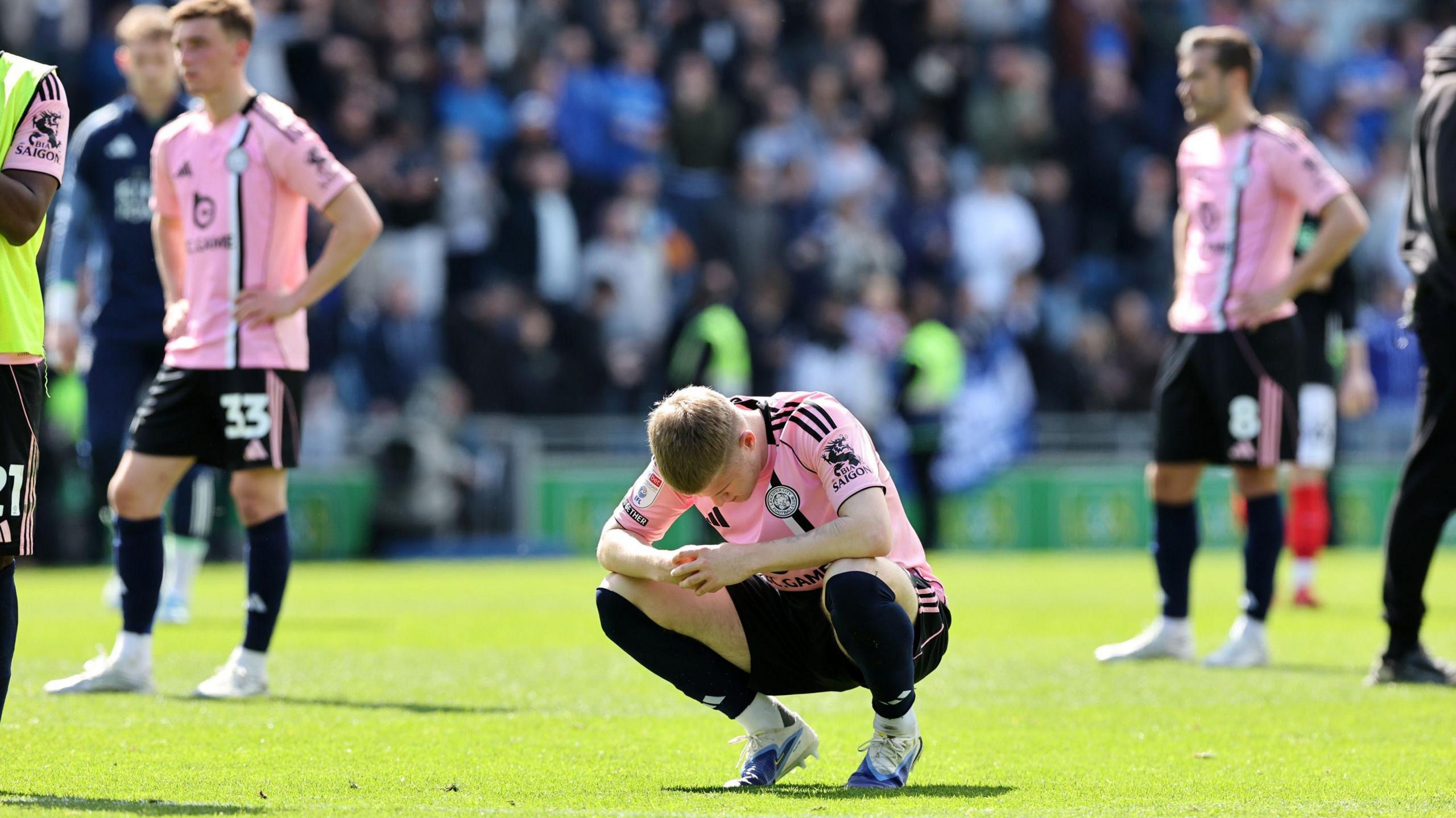 ‘Worst I’ve seen’ – Leicester face relegation again