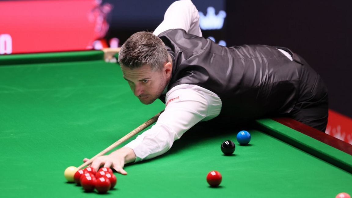 Selby takes commanding lead over Jones