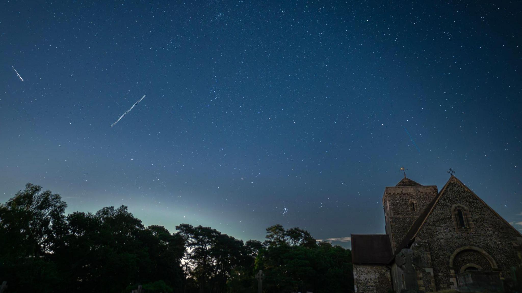 Ideal conditions to see peak of Lyrid meteor shower in UK