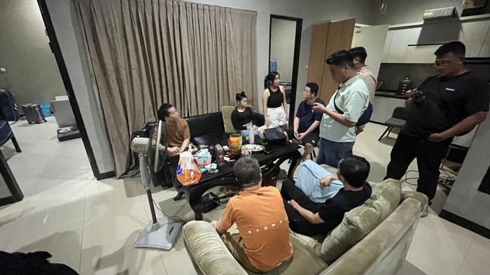kantor-imigrasi-semarang-mengungkap-kasus-love-scamming-melibatkan-4-wn-tiongkok-dokistimewa-1780809651857_169